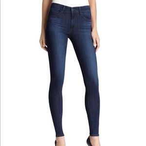 A.G. Farrah Skinny Dark Wash Size 28R